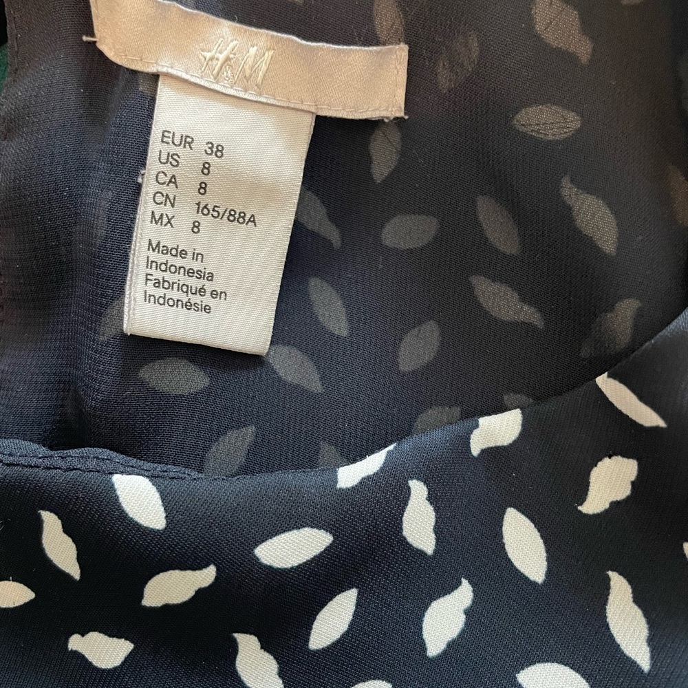 H&M DRESS - Picture 3 of 4